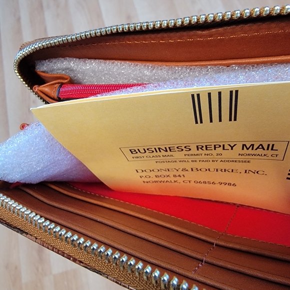 Dooney & Bourke Wallet/Wristlet - Picture 4 of 5